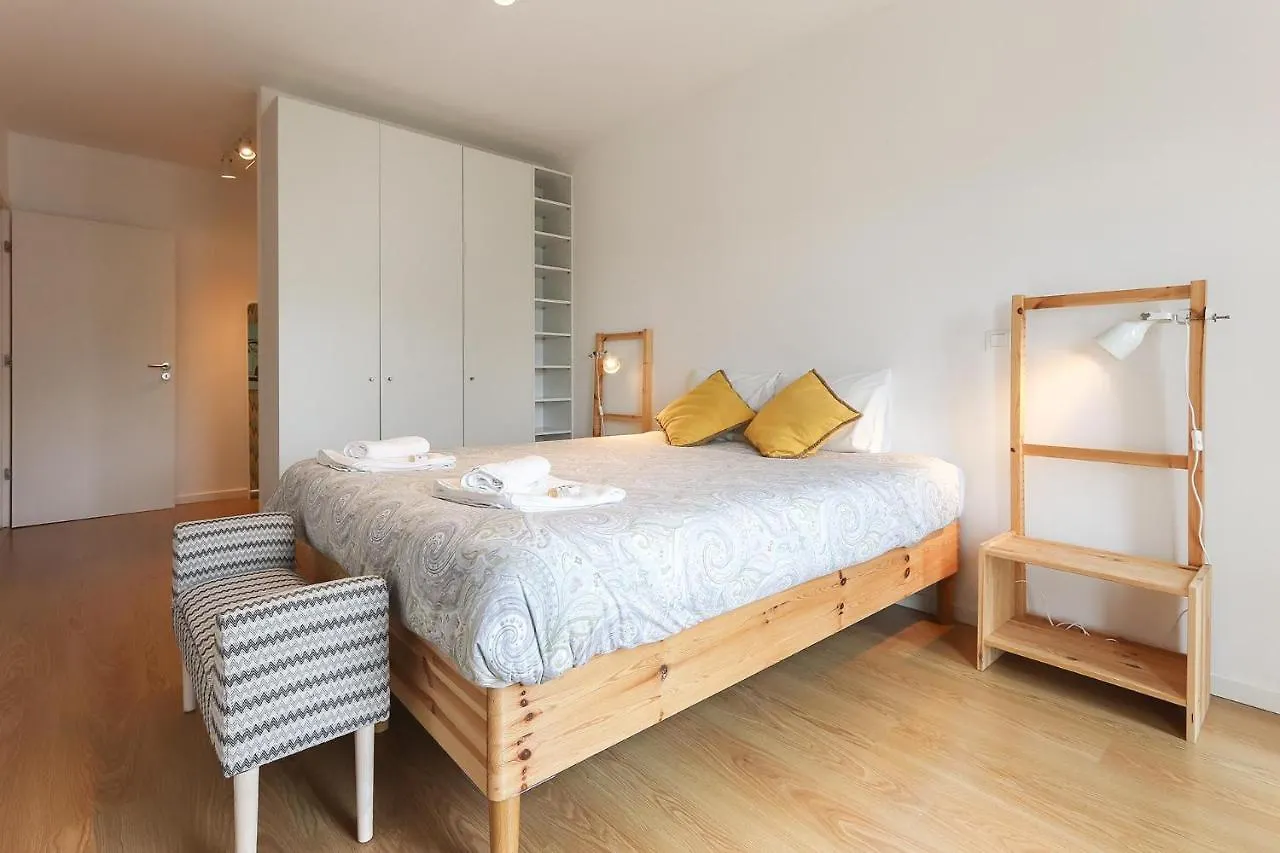 Modern & Bright Avenidas Novas By Homing Lisbon